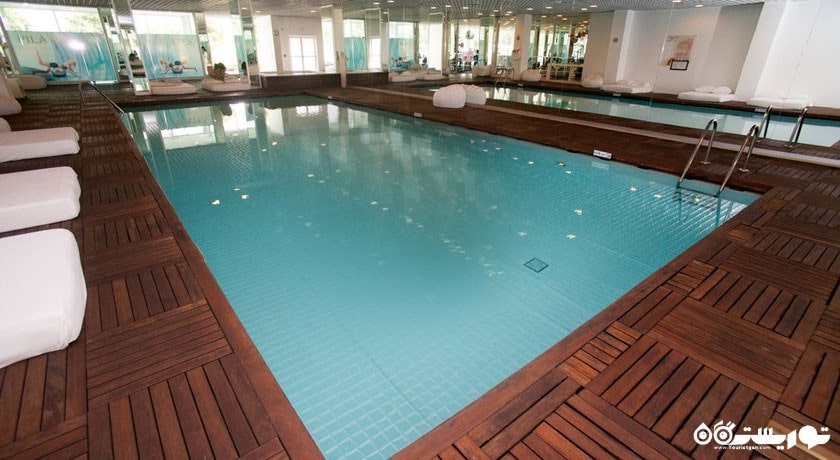 استخر سرپوشیده هتل سو